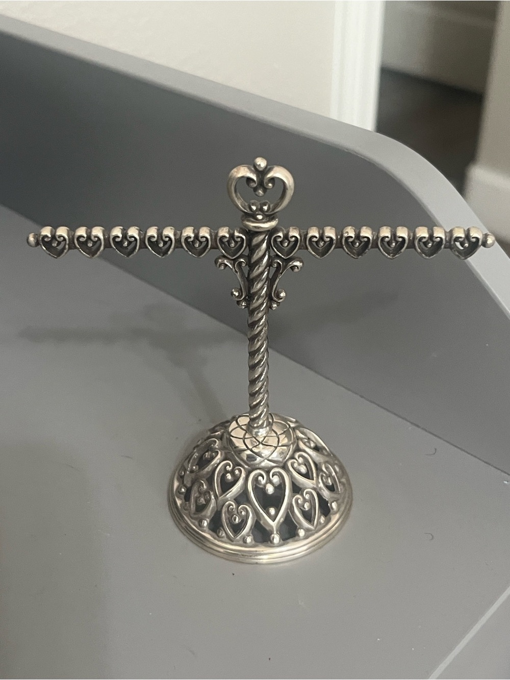 Brighton Ornate Heart Jewelry T-Bar Stand in Silver Tone